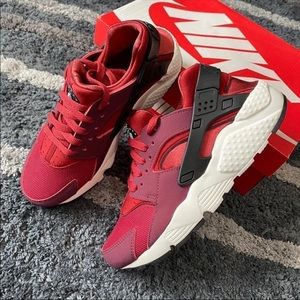Nike Huarache Run 5.5Y